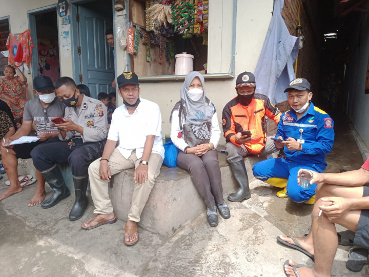 Monitoring Sekaligus Pemberian Bantaun Sembako Terhadap Warga Terdampak Tanah Longsong Di RT 06 Dan RT 28 Kelurahan Sidomulyo