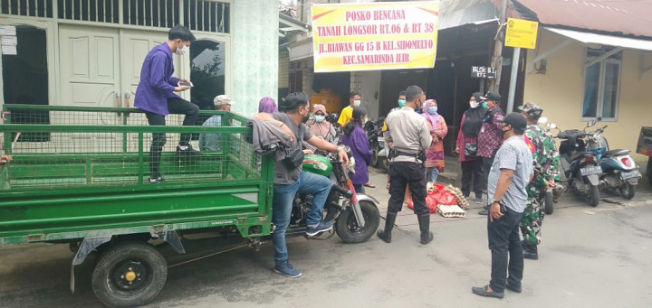 Monitoring Sekaligus Pemberian Bantaun Sembako Terhadap Warga Terdampak Tanah Longsong Di RT 06 Dan RT 28 Kelurahan Sidomulyo