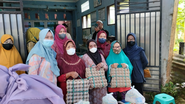 Pemberian Bantuan Pangan Berupa Sembako Pokmas Subulussalam