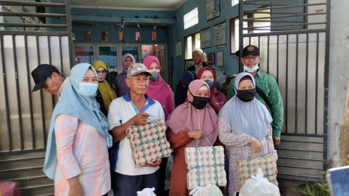 Pemberian Bantuan Pangan Berupa Sembako Pokmas Subulussalam