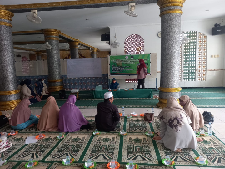 Sosialisasi Pemilahan Dan Pengolahan Sampah Oleh Mahasiswa/i KKN STAI