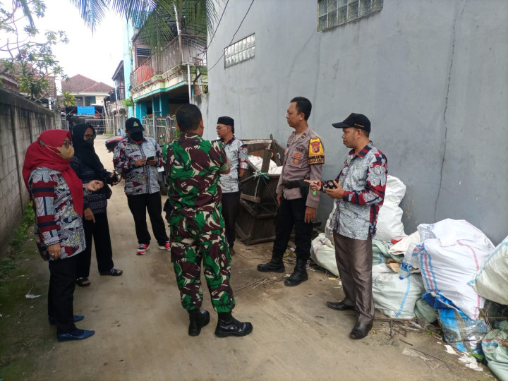 Dokumentasi Peninjauan Lokasi Penumpukan Sampah di RT. 29 Kelurahan Sidomulyo