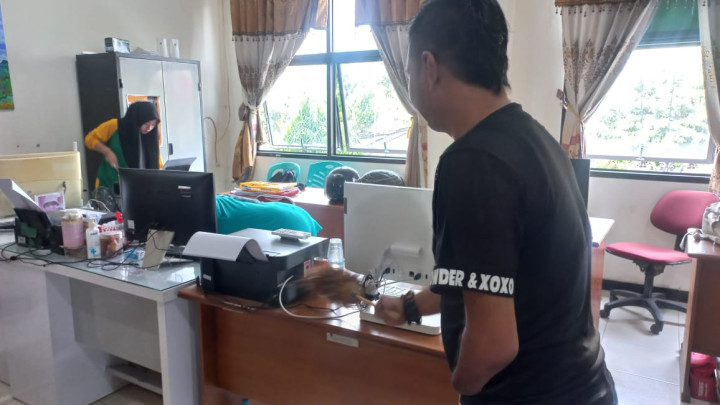 (12/01/2024) Kegiatan Kerja Bakti dan Pemasangan Umbul-Umbul di Kelurahan Sidomulyo untuk Hari Jadi Samarinda ke 356 dan HUT Pemerintah Kota Samarinda  ke 64