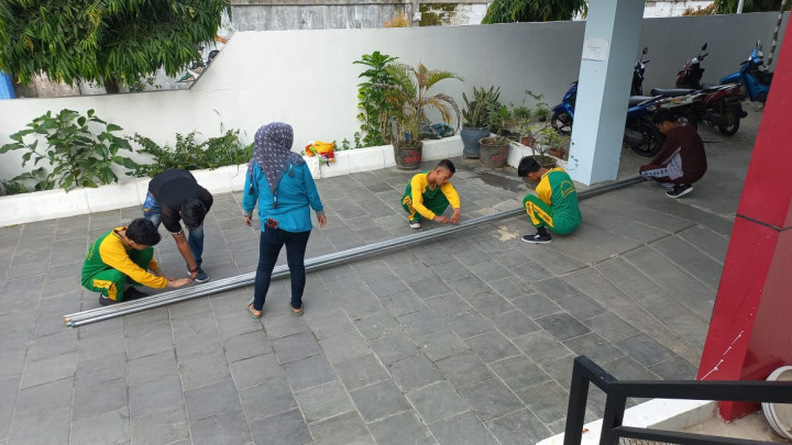 (12/01/2024) Kegiatan Kerja Bakti dan Pemasangan Umbul-Umbul di Kelurahan Sidomulyo untuk Hari Jadi Samarinda ke 356 dan HUT Pemerintah Kota Samarinda  ke 64