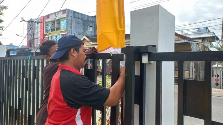 (12/01/2024) Kegiatan Kerja Bakti dan Pemasangan Umbul-Umbul di Kelurahan Sidomulyo untuk Hari Jadi Samarinda ke 356 dan HUT Pemerintah Kota Samarinda  ke 64