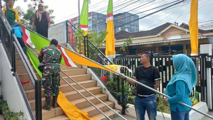 (12/01/2024) Kegiatan Kerja Bakti dan Pemasangan Umbul-Umbul di Kelurahan Sidomulyo untuk Hari Jadi Samarinda ke 356 dan HUT Pemerintah Kota Samarinda  ke 64