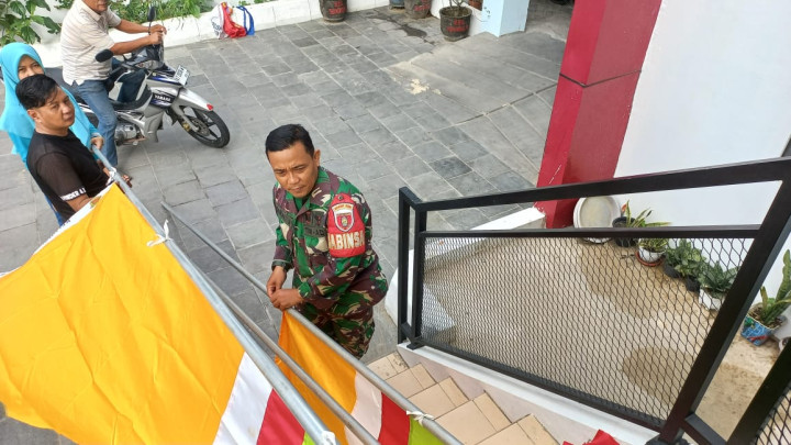(12/01/2024) Kegiatan Kerja Bakti dan Pemasangan Umbul-Umbul di Kelurahan Sidomulyo untuk Hari Jadi Samarinda ke 356 dan HUT Pemerintah Kota Samarinda  ke 64
