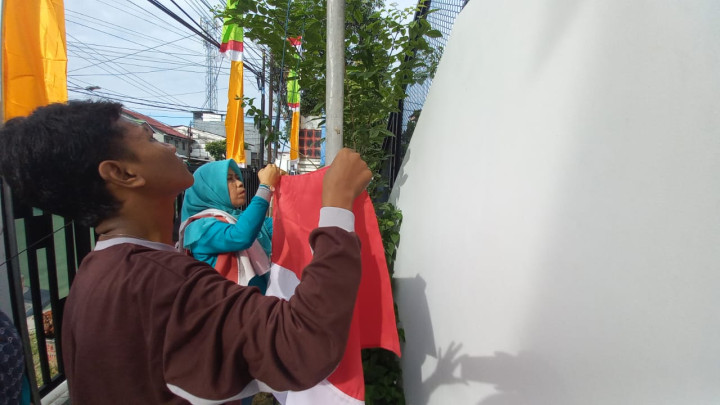 (12/01/2024) Kegiatan Kerja Bakti dan Pemasangan Umbul-Umbul di Kelurahan Sidomulyo untuk Hari Jadi Samarinda ke 356 dan HUT Pemerintah Kota Samarinda  ke 64