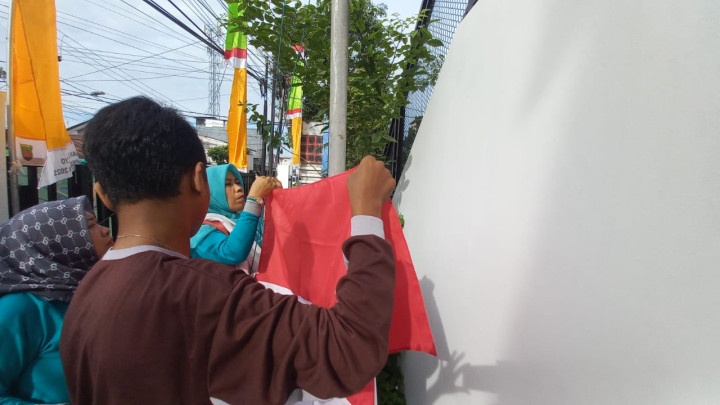 (12/01/2024) Kegiatan Kerja Bakti dan Pemasangan Umbul-Umbul di Kelurahan Sidomulyo untuk Hari Jadi Samarinda ke 356 dan HUT Pemerintah Kota Samarinda  ke 64