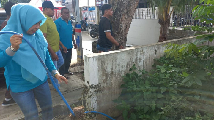 (12/01/2024) Kegiatan Kerja Bakti dan Pemasangan Umbul-Umbul di Kelurahan Sidomulyo untuk Hari Jadi Samarinda ke 356 dan HUT Pemerintah Kota Samarinda  ke 64
