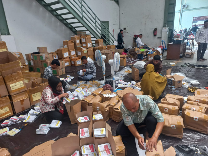 (16/01/2024) Dokumentasi Persiapan Logistik Pemilu 2024 Disiapkan Secara Teliti di Gudang KPU Kota Samarinda.