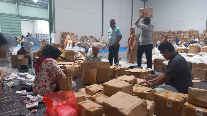 (16/01/2024) Dokumentasi Persiapan Logistik Pemilu 2024 Disiapkan Secara Teliti di Gudang KPU Kota Samarinda.