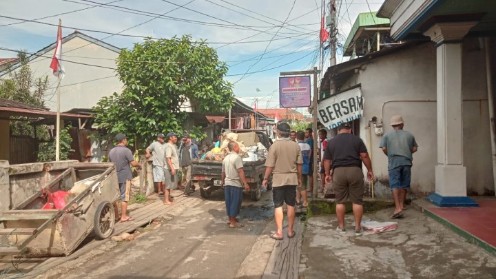 Kegiatan Monitoring Kerja Bakti di RT. 9, 11 dan 12 Kelurahan Sidomulyo (01/02/2024)
