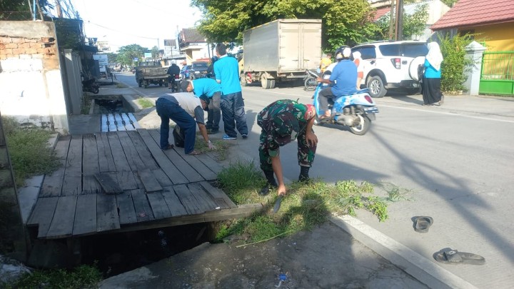 Kegiatan Kerja Bakti Serentak Dalam Rangka Memperingati HARI KESETIAKAWANAN SOSIAL NASIONAL (HKSN) 2024 (20/12/2024)