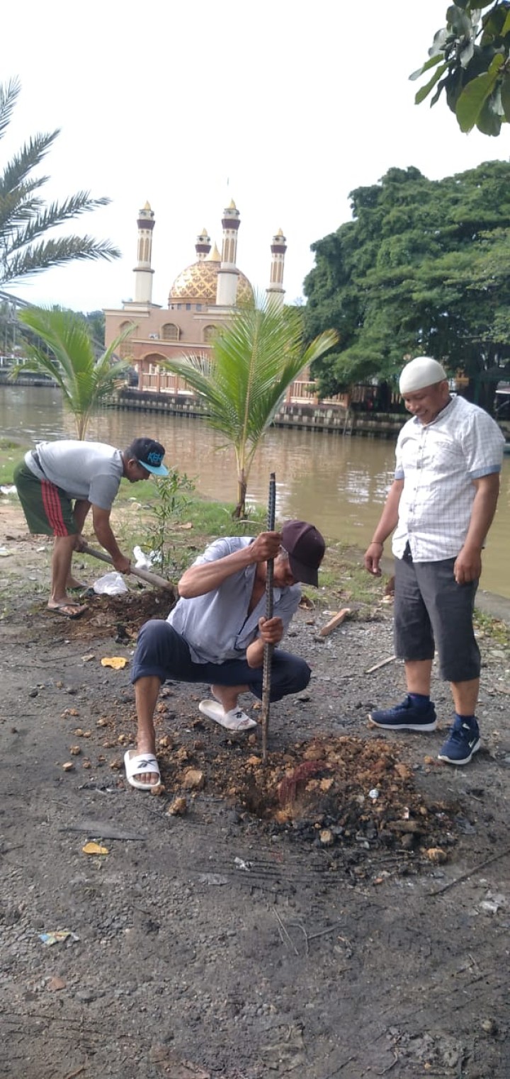 Kegiatan Gotong Royong Warga Kelurahan Sidomulyo RT. 13, RT. 30, RT. 23, RT. (04/01/2026))