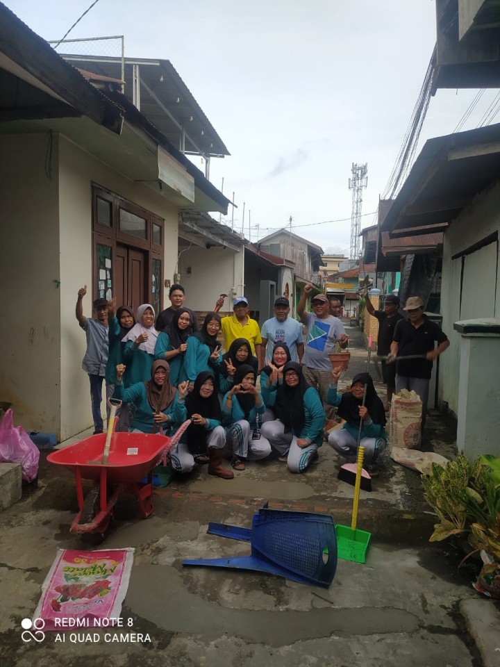 Kegiatan Gotong Royong Warga Kelurahan Sidomulyo RT. 13, RT. 30, RT. 23, RT. (04/01/2026))