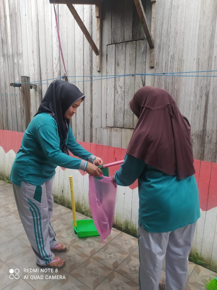 Kegiatan Gotong Royong Warga Kelurahan Sidomulyo RT. 13, RT. 30, RT. 23, RT. (04/01/2026))