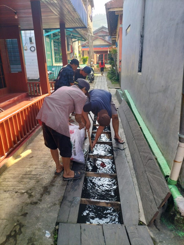 Kegiatan Kerja Bakti  RT. 01, RT. 02, RT. 04, RT. 08, RT. 11, RT. 13, RT. 17, RT. 21, RT. 22, RT. 27, RT. 35, RT. 40 (18/01/2026)