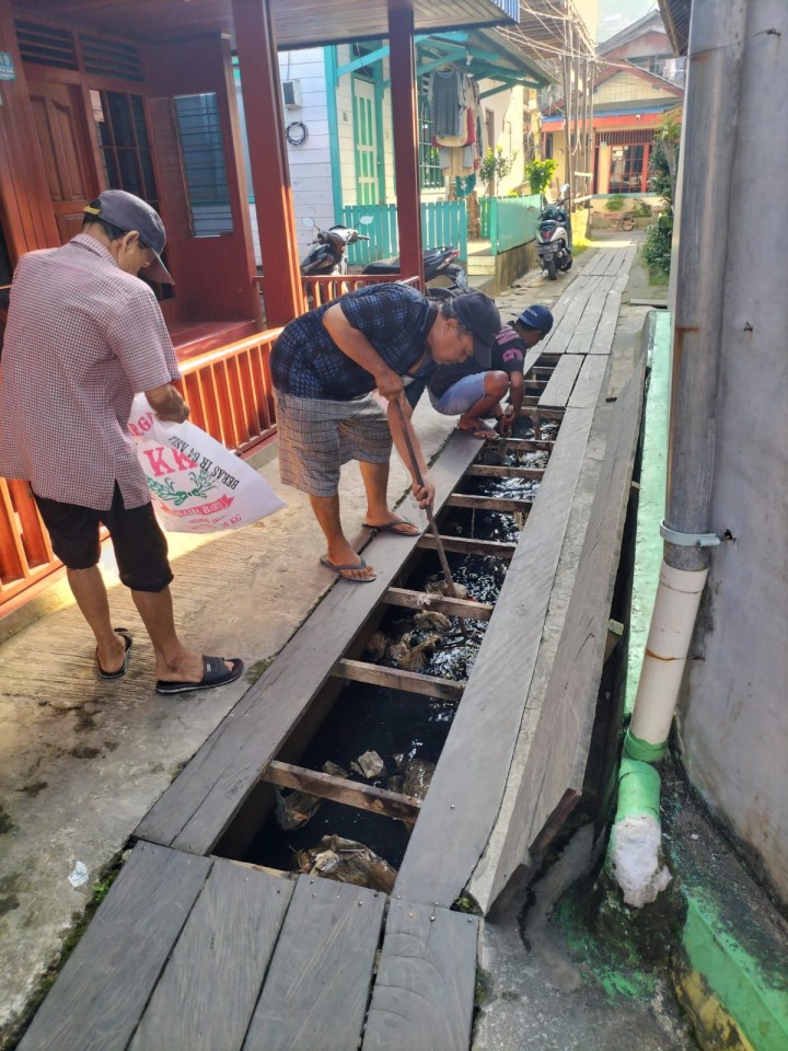 Kegiatan Kerja Bakti  RT. 01, RT. 02, RT. 04, RT. 08, RT. 11, RT. 13, RT. 17, RT. 21, RT. 22, RT. 27, RT. 35, RT. 40 (18/01/2026)