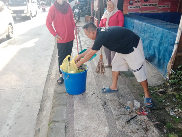 Kegiatan Kerja Bakti  RT. 01, RT. 02, RT. 04, RT. 08, RT. 11, RT. 13, RT. 17, RT. 21, RT. 22, RT. 27, RT. 35, RT. 40 (18/01/2026)