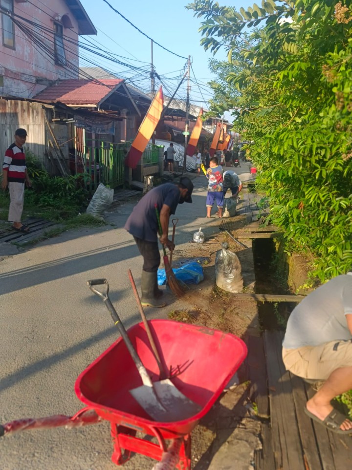 Kegiatan Kerja Bakti  RT. 01, RT. 02, RT. 04, RT. 08, RT. 11, RT. 13, RT. 17, RT. 21, RT. 22, RT. 27, RT. 35, RT. 40 (18/01/2026)