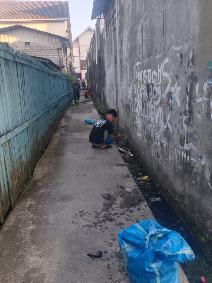 Kegiatan Kerja Bakti  RT. 01, RT. 02, RT. 04, RT. 08, RT. 11, RT. 13, RT. 17, RT. 21, RT. 22, RT. 27, RT. 35, RT. 40 (18/01/2026)
