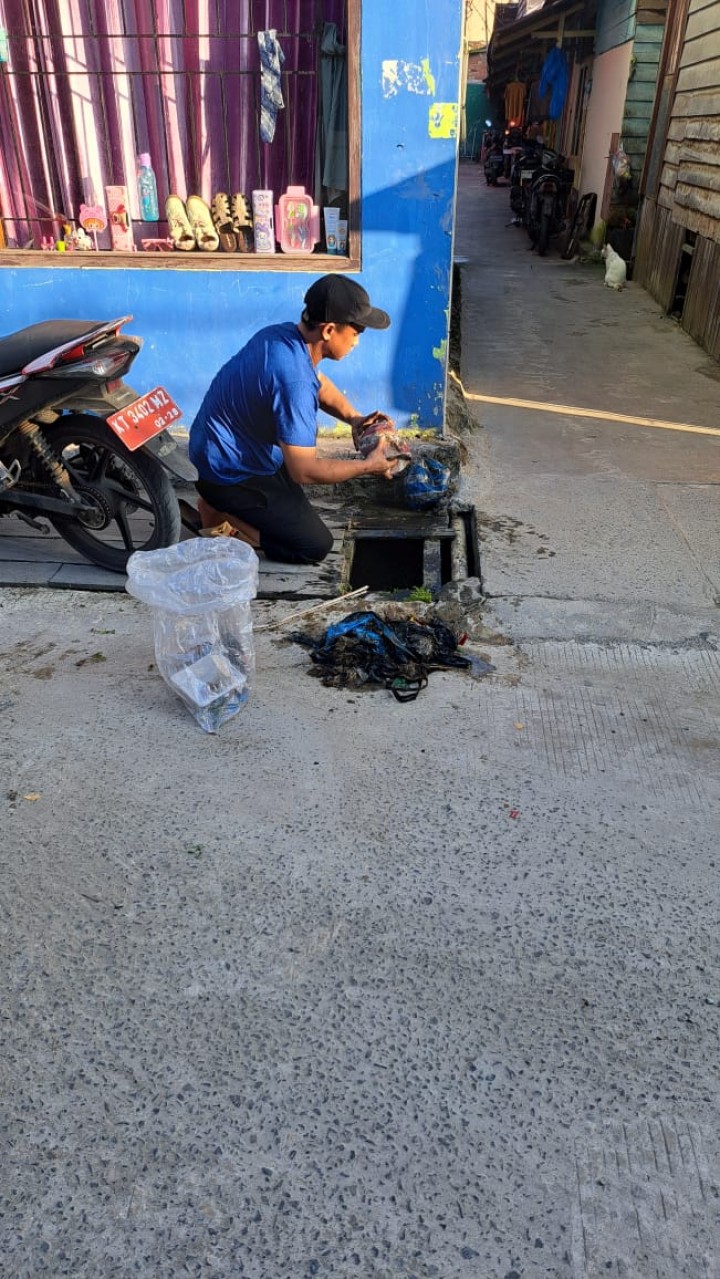 Kegiatan Kerja Bakti  RT. 01, RT. 02, RT. 04, RT. 08, RT. 11, RT. 13, RT. 17, RT. 21, RT. 22, RT. 27, RT. 35, RT. 40 (18/01/2026)