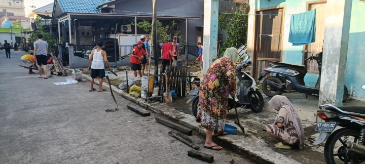 Kegiatan Kerja Bakti  RT. 01, RT. 02, RT. 04, RT. 08, RT. 11, RT. 13, RT. 17, RT. 21, RT. 22, RT. 27, RT. 35, RT. 40 (18/01/2026)