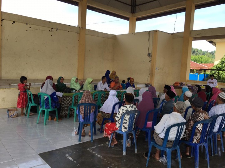 Penyerahan Dana Kelurahan untuk Posyandu Lansia