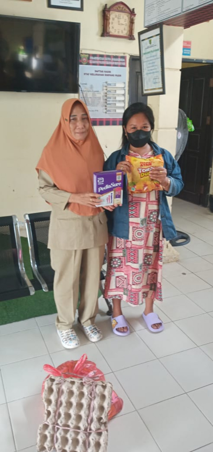 Pembagian Sembako dan Bantuan Anak Sekolah Program Probebaya Tahun 2022