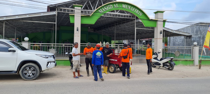 Gotong Royong Massal Di Sepanjang Jalan Trikora dan Ampera
