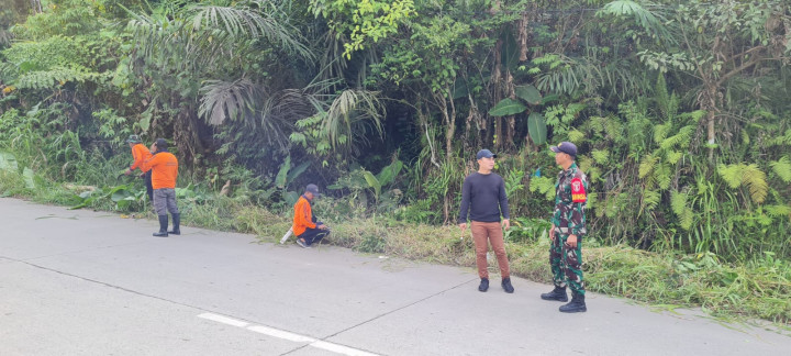 Gotong Royong Massal Di Sepanjang Jalan Trikora dan Ampera