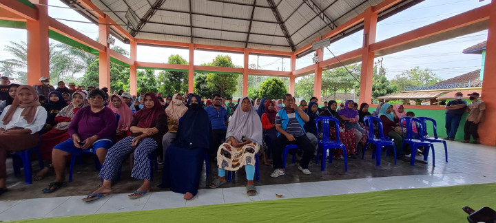 Pembagian Bantuan Sembako dan Alat Perlengkapan Sekolah Probebaya 2023