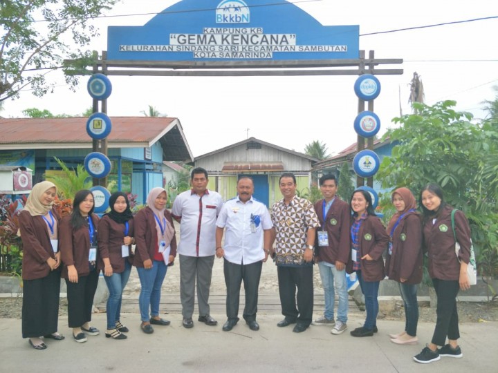 Serah Terima Mahasiswa KKN Universitas Widyagama Di Kelurahan Sindang Sari