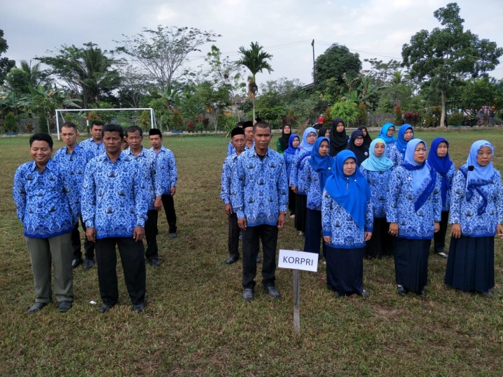 Upacara Bendera Memperingati Hari Proklamasi HUT RI-73