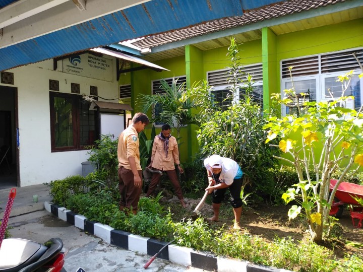 Gotong Royong Jum'at bersih