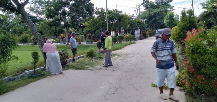 Gotong Royong Massal di lingkungan jl.karya bakti RT.08 sindng sari