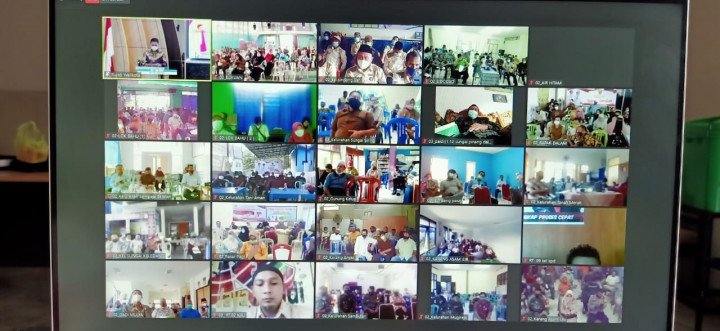 Mengikuti Meeting Zoom Secara Virtual Oleh Walikota Samarinda