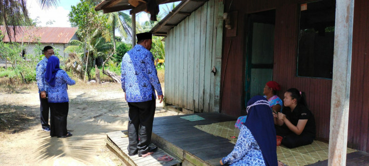 Monitoring di wilayah RT.09 kelurahan sindang sar. Bersaama Tim dari Dinas Perdagangan Kota Samarinda