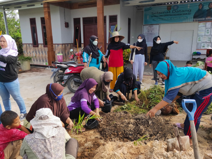 Gotong Royong Massal