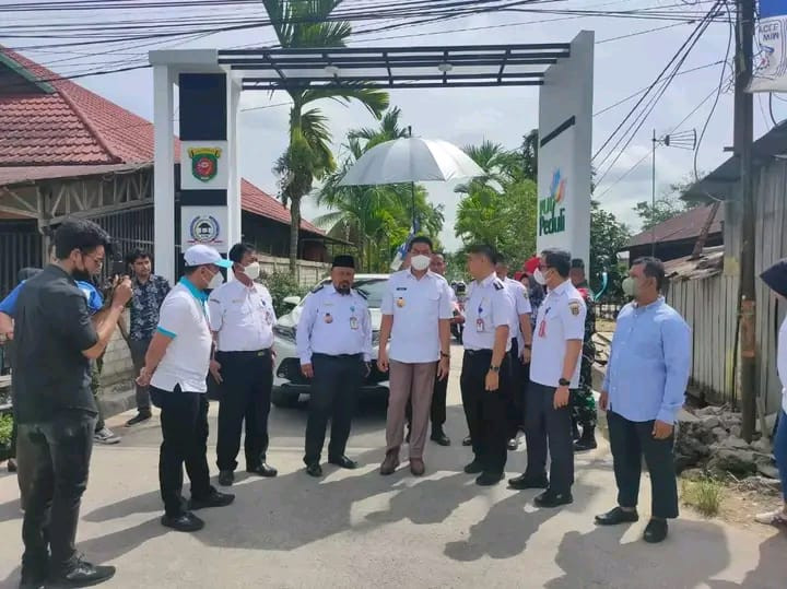 Penyerahan secara Simbolis CSR PLN UPDK Mahakam bersama Bapak Walikota Samarinda