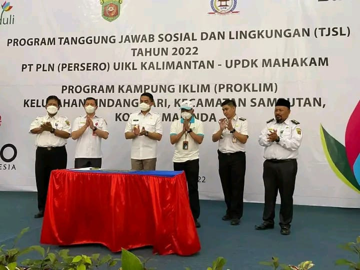 Penyerahan secara Simbolis CSR PLN UPDK Mahakam bersama Bapak Walikota Samarinda