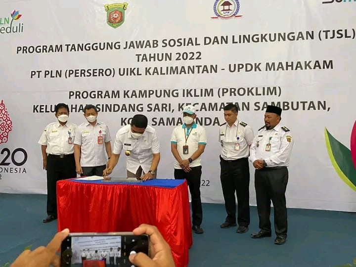 Penyerahan secara Simbolis CSR PLN UPDK Mahakam bersama Bapak Walikota Samarinda