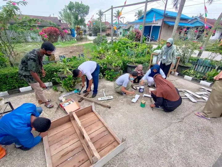 Perbaikan dan pengecatan podium