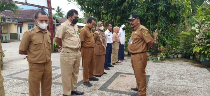 Kegiatan Apel Pagi Di lingkungan pemerintahan Kelurahan