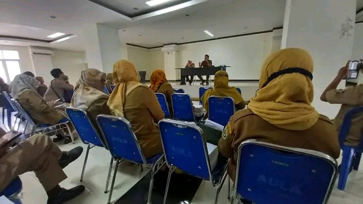 Rapat Pembahasan Pemberian Voucher Listrik Usaha Mikro