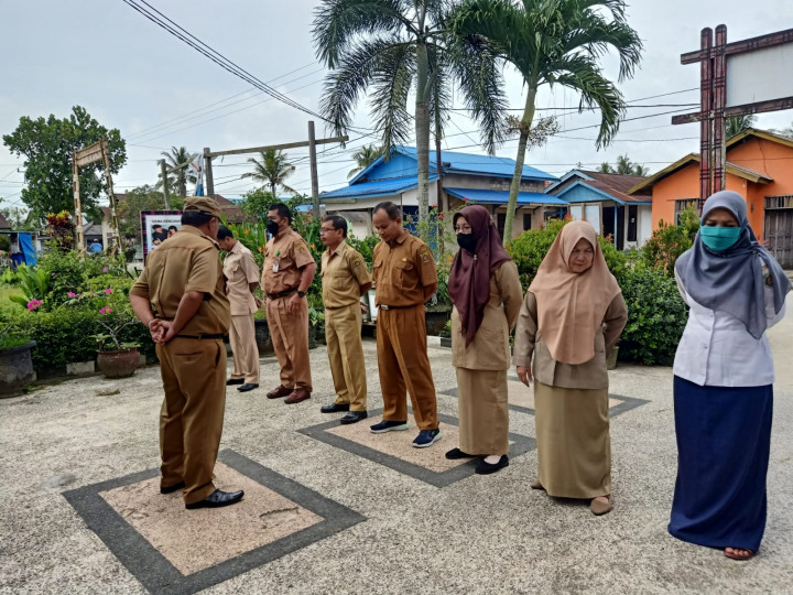 Kegiatan Apel Pagi di Hari Senin Di lingkungan Pemerintahan Kantor Kelurahan Sindang Sari