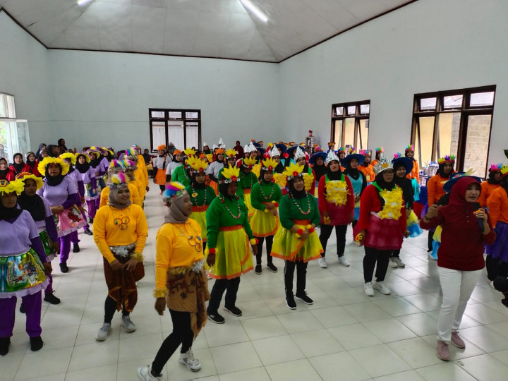 Lomba Senam Kreasi Antar RT Kelurahan