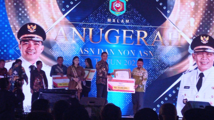 Malam Penganugerahan ASN dan NON ASN Serta PROBEBAYA Award 2022