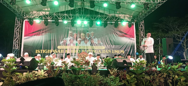 Menghadiri Istigosah Kubro dan Pengajian Umum Menyambut 1 Abad NU dan HUT kota samarinda yang ke 355
